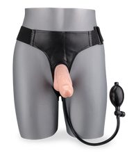 Load image into Gallery viewer, Aufblasbarer Strap-On-Dildo mit Pumpe