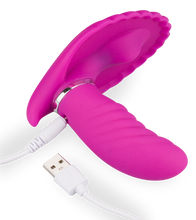 Load image into Gallery viewer, Butterfly-Vibrator in Muschelform mit Innendildo
