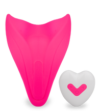 Load image into Gallery viewer, Ferngesteuerter Vibro-Slip mit genopptem Innendildo
