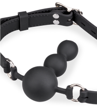 Load image into Gallery viewer, Gagball aus Silikon mit Plug 6 cm
