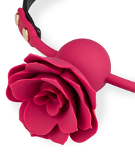 Load image into Gallery viewer, Gagball aus Silikon und Kunstleder mit Rosen-Dekor