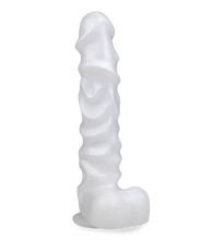 Load image into Gallery viewer, Langer Dildo mit Saugnapf Peter