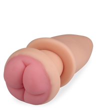 Load image into Gallery viewer, Penetrierbarer Analplug mit Anus-Öffnung