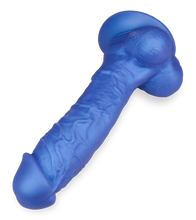Load image into Gallery viewer, Saugnapf-Dildo aus medizinischem Silikon Wyatt