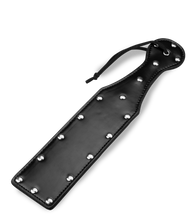 Load image into Gallery viewer, Schwarzes BDSM-Paddle mit Nieten