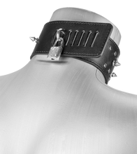 Load image into Gallery viewer, SM-Halsband mit Nieten und Schloss